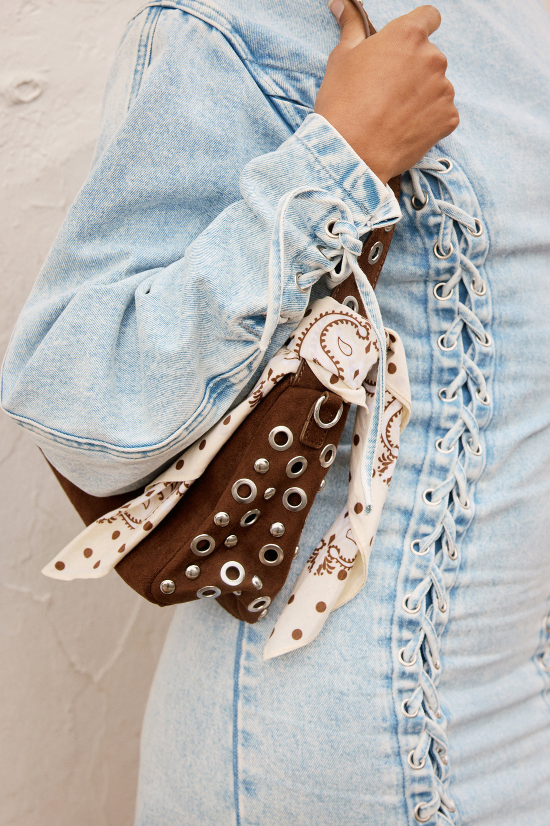 ELEGANT INDULGENCE - OFFWHITE