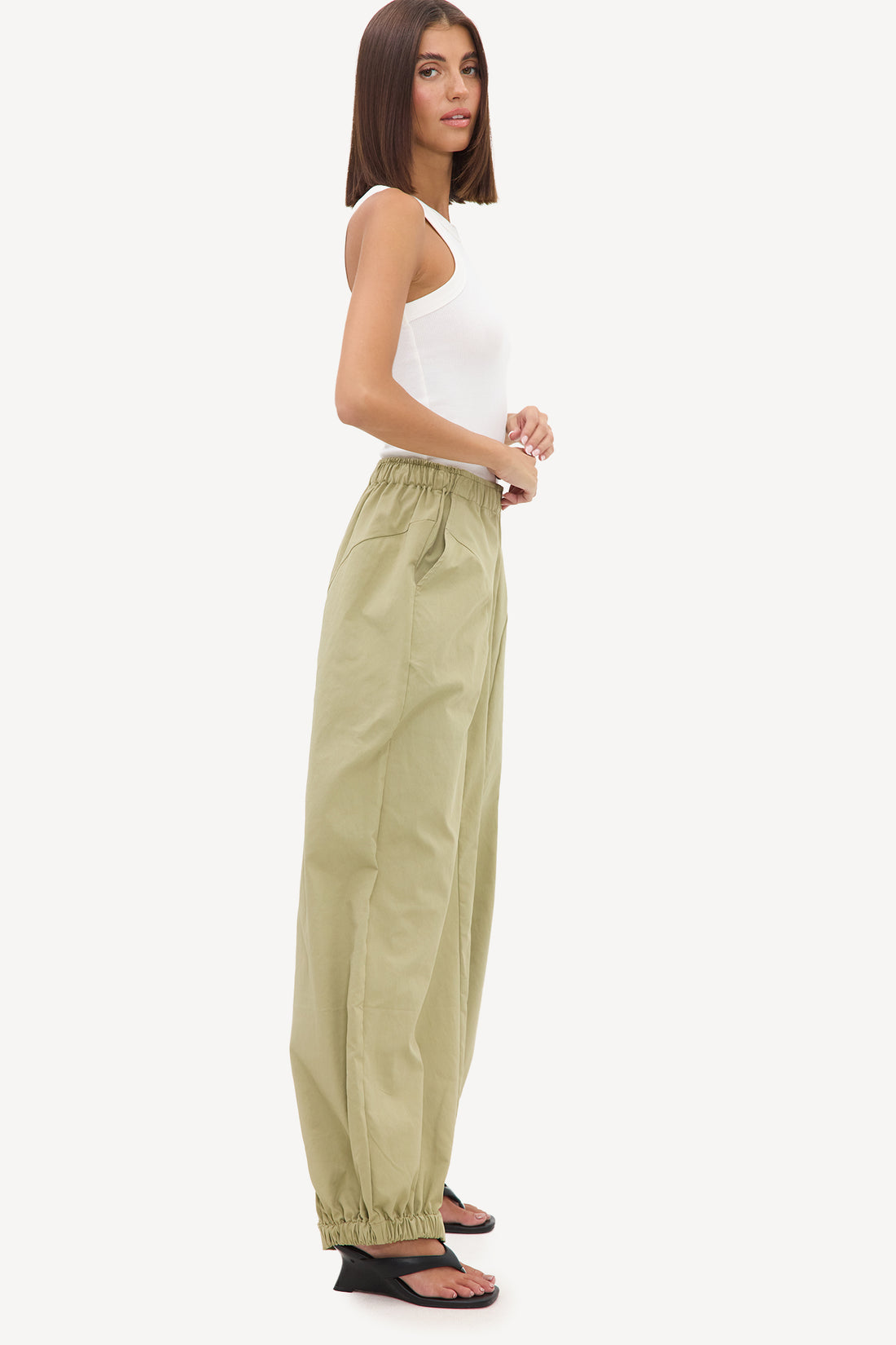 CATCHING YOUR EYE - KHAKI