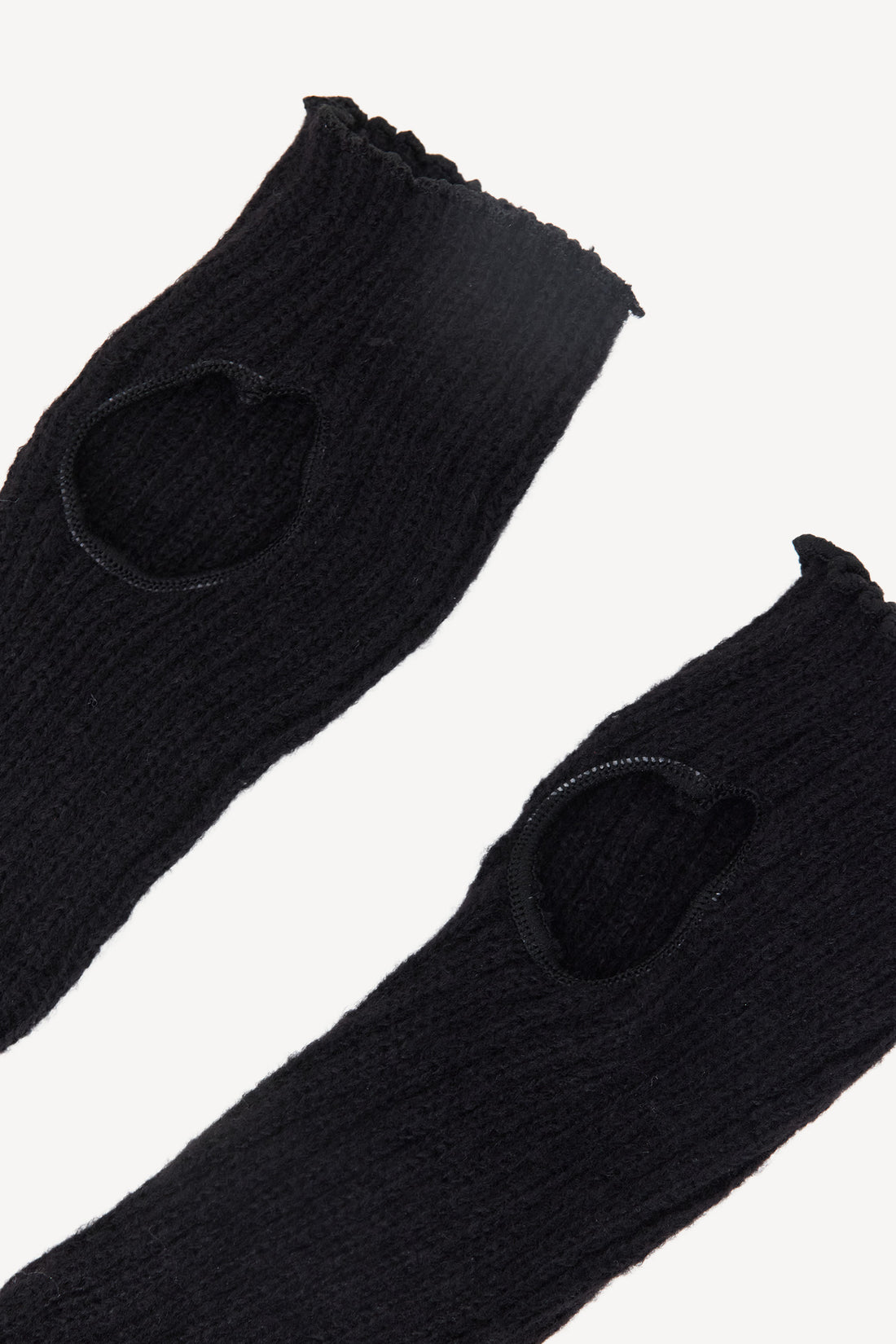 ELEGANT INDULGENCE - BLACK